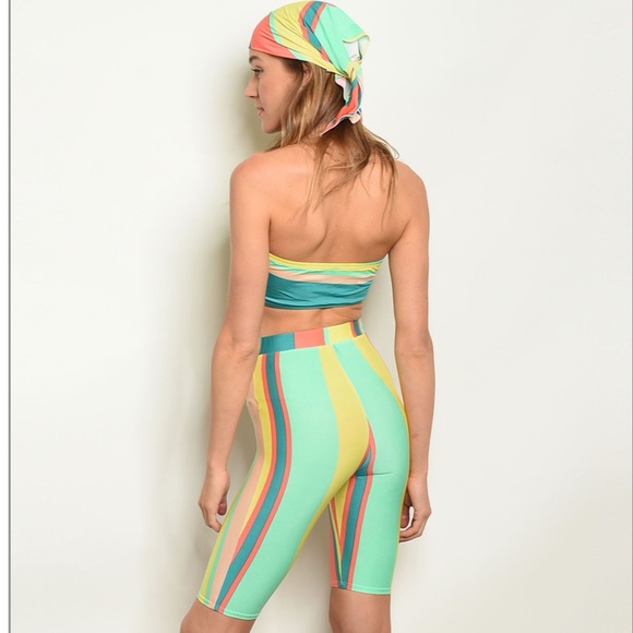 Striped tube top + biker shorts + head wrap set. - Picture 2 of 2